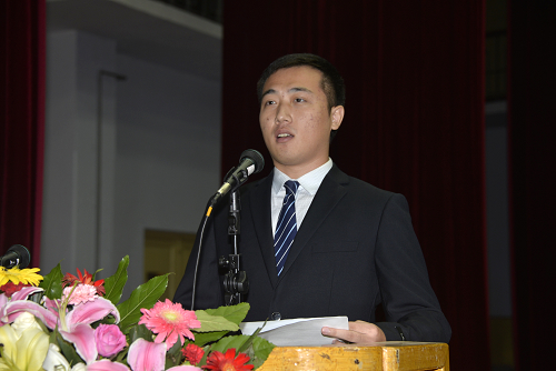 在校生代表、第二临床医学院2014级康复治疗学专业张岚清同学发言